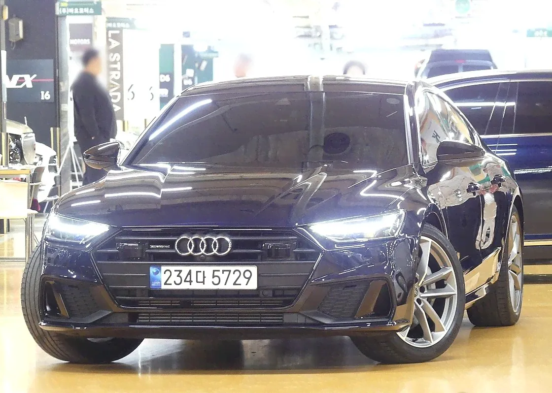 Audi A7 2023 года-0